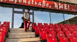 Rudolf Weber ist in der Gebäudereinigung auch im Stadion Essen aktiv.